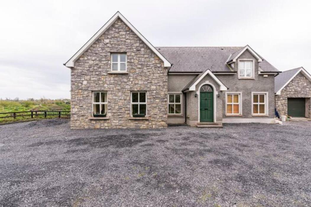 Ballinasloe Guest House In The Heart Of The Country מראה חיצוני תמונה